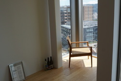 河原町通沿いの北東コーナーエリアには、サンルーム的な気持ち良い場所も。