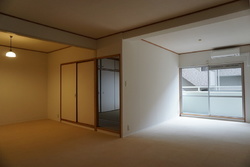 ※仮の照明をつけています。