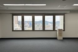 眺望は抜けていて東山も見えます