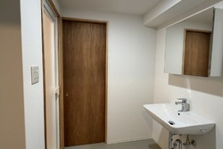 バスルーム＆洗面スペース。少し広げてリニューアル済。